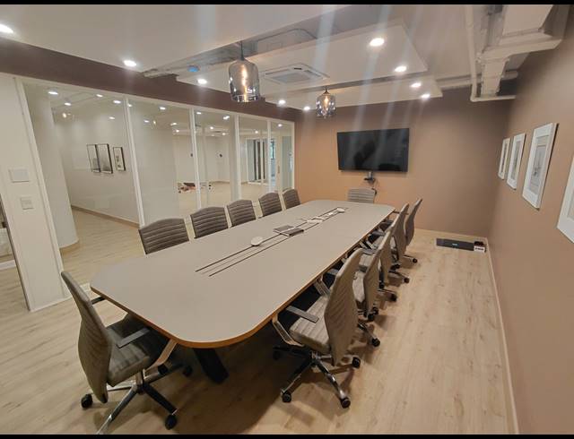 110M² OFFICE TO LET IN HALFWAY HOUSE
